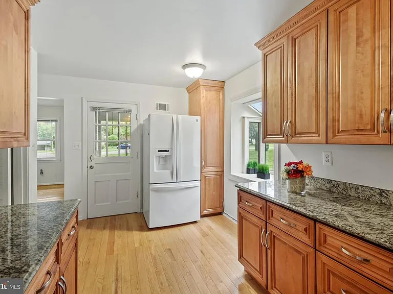14908 Claude Ln — Photo 6