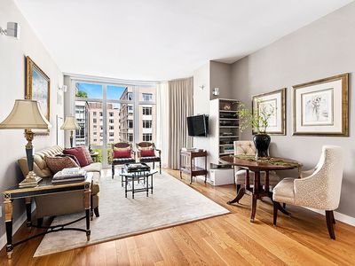 555 W 59th St APT 7G, New York, NY, 10019