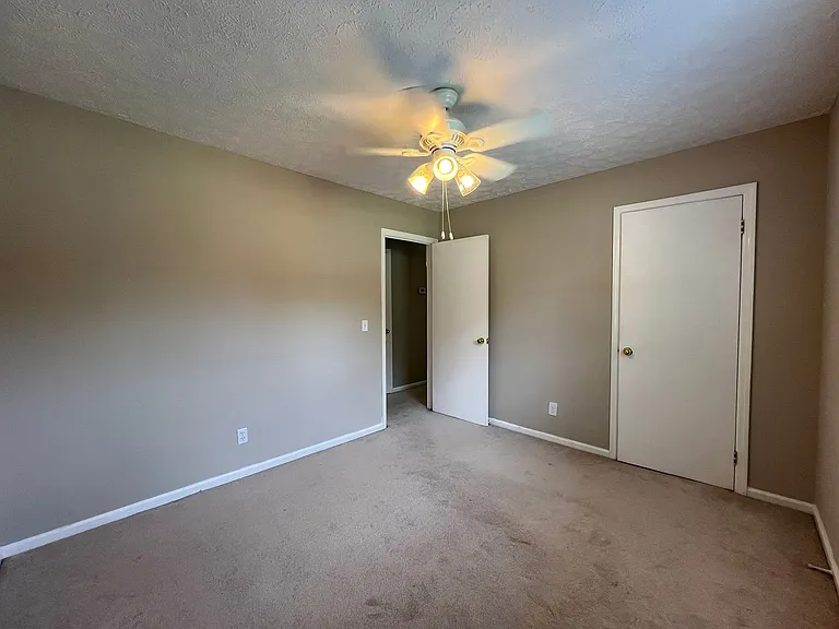 102 Hope Ln — Photo 19