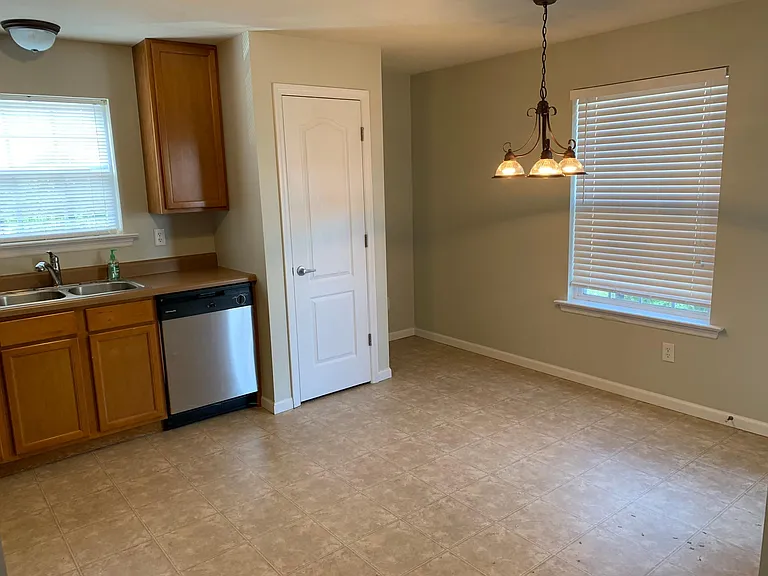 7122 Welsh Dr — Photo 8