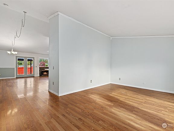 4th image of 9122 55th Avenue NE
