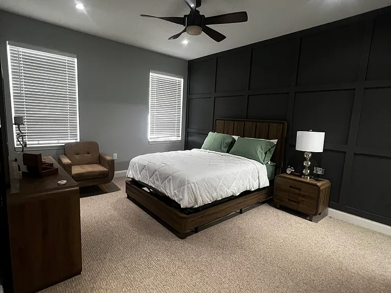 310 Poinsetta Dr — Photo 2