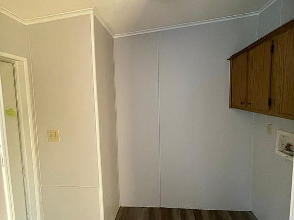 3rd image of 218 Fincastle Ave