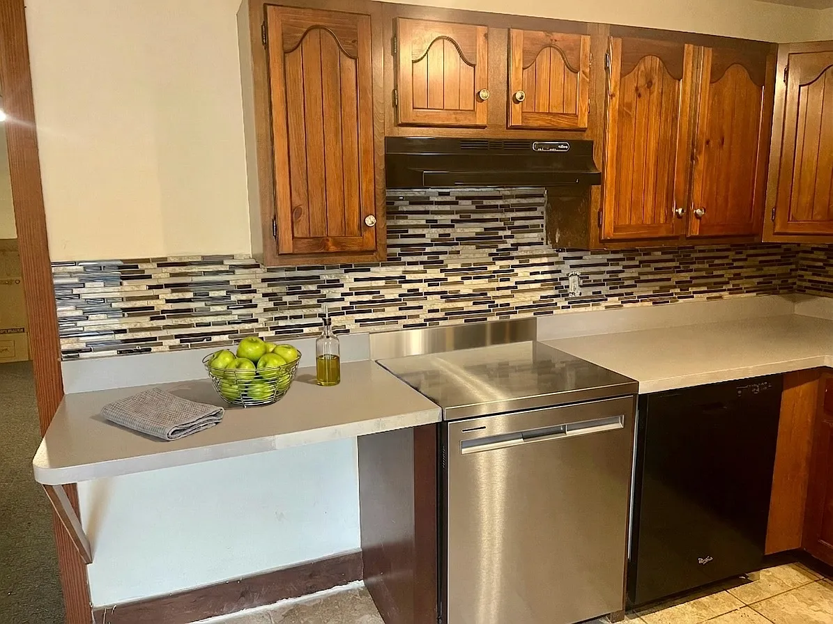 1 bed, 900 sqft, $1,295 — Photo 4