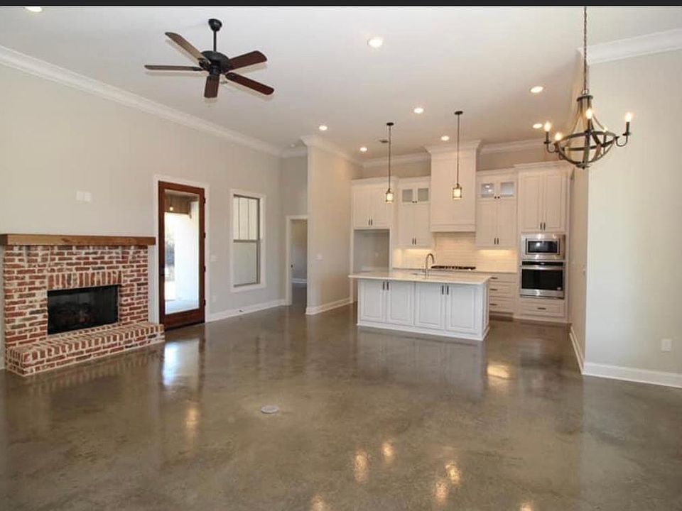 2nd image of 616 Conti Dr