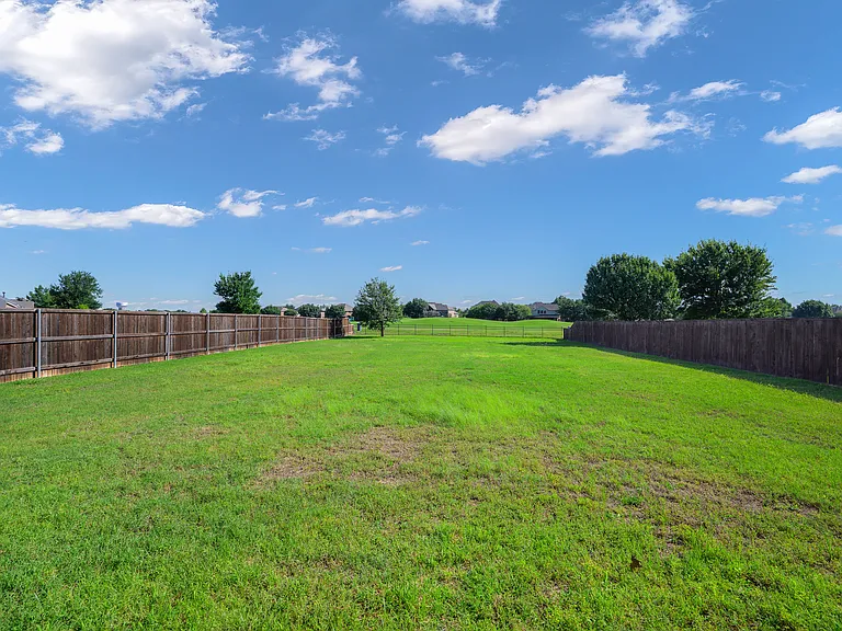 8708 Brook Hollow Dr — Photo 19