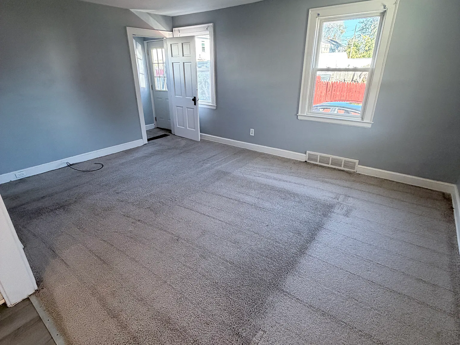4 bed, 1.5 bath, 1348 sqft, $1,300 — Photo 3