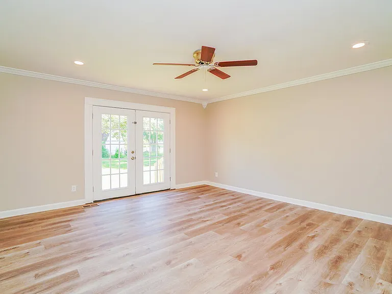 800 Caroway Blvd — Photo 12