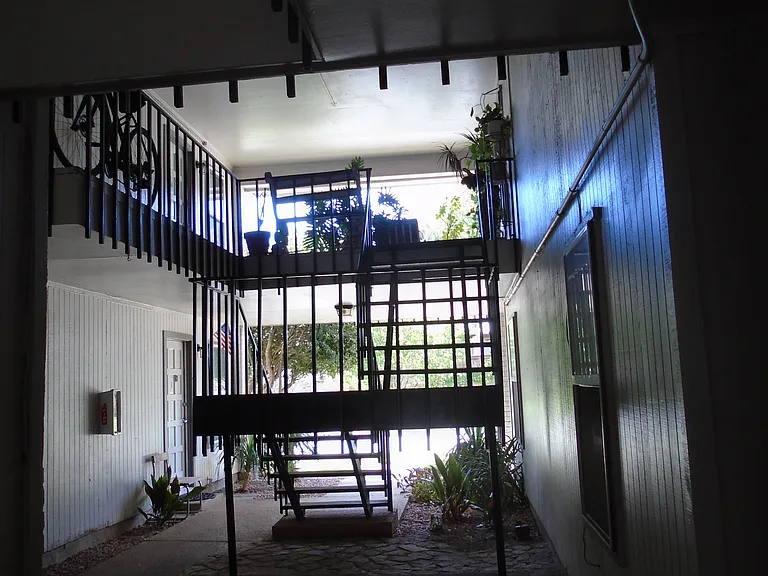 4500 Camp Bowie Blvd #19 — Photo 8