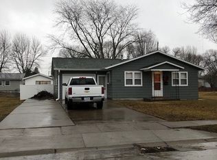 706 S 9th Ave, Washington, IA 52353