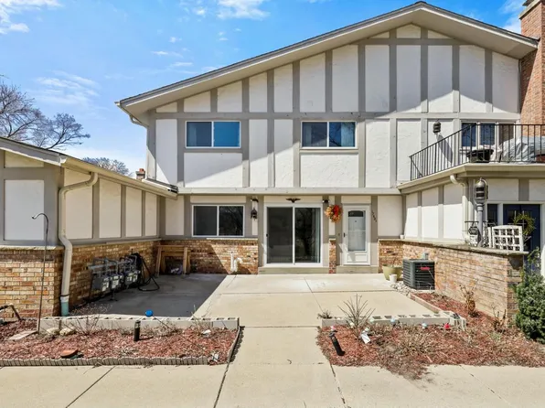 17681 Nassau DRIVE, Brookfield, WI 53045