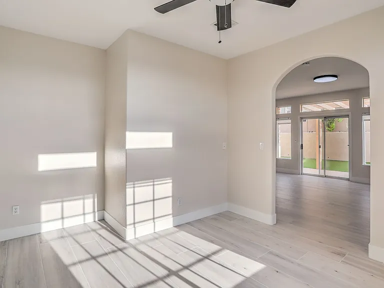 8910 Minsk Ct — Photo 15