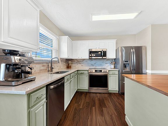 4th image of 1208 Feather Crest Dr