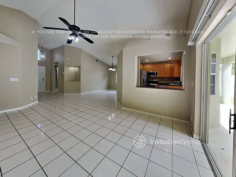 265 Somerset Way — Photo 3