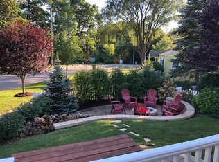 328 Oak Way Dr, South Haven, MI 49090