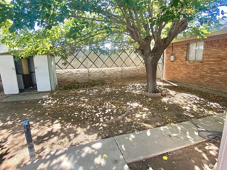 9406 Montgomery Dr — Photo 19