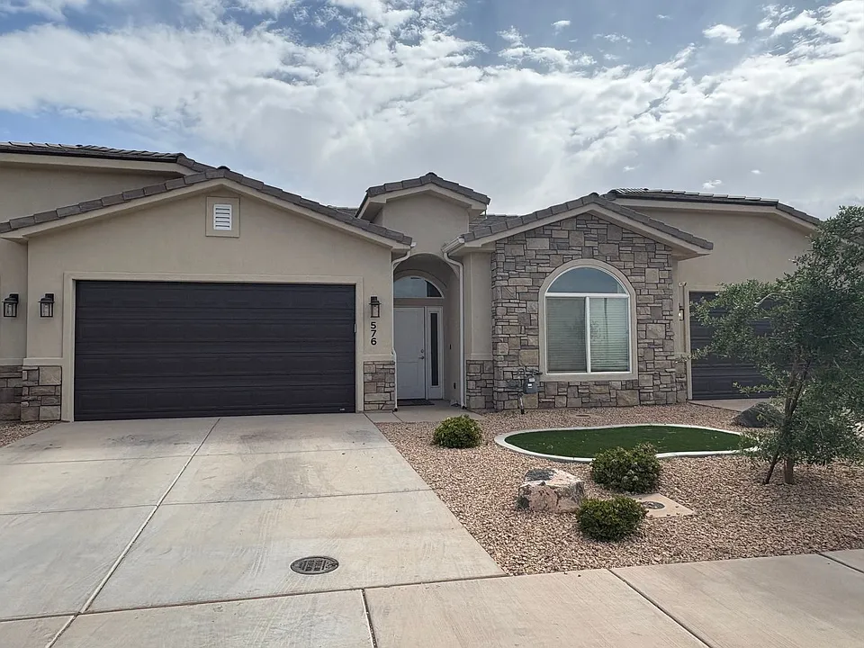 576 N 3085 W