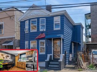 7 Downing St, Newark, NJ 07105