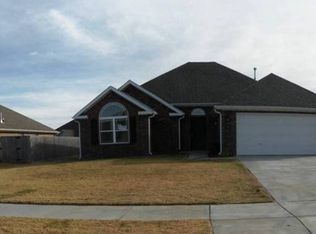 2967 Greenwich St, Springdale, AR 72764