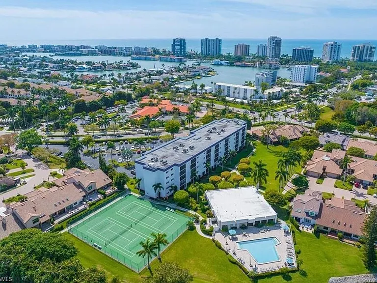 555 Park Shore Dr #B-408 — Photo 34