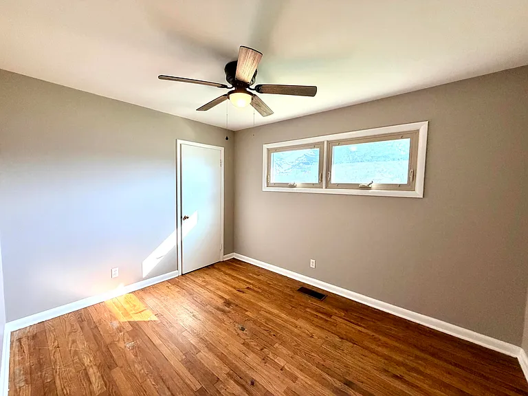 1711 Clarence Dr — Photo 11
