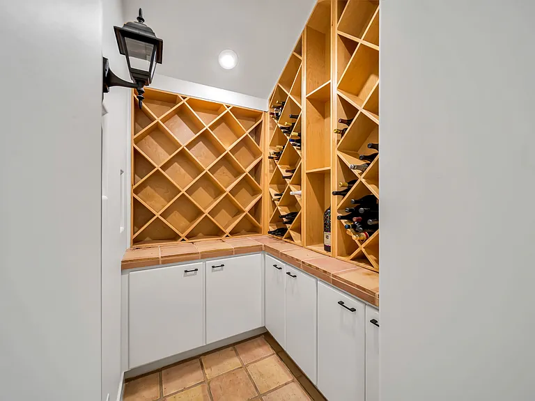 1041 Las Amigas Rd — Photo 13