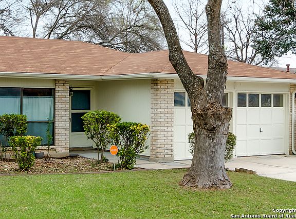 4th image of 818 Thornedike Dr