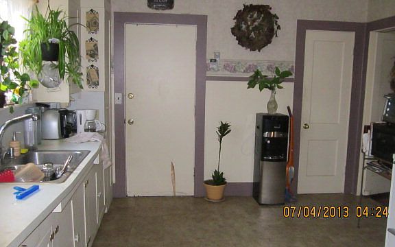 5th image of 703 W Richard Ave