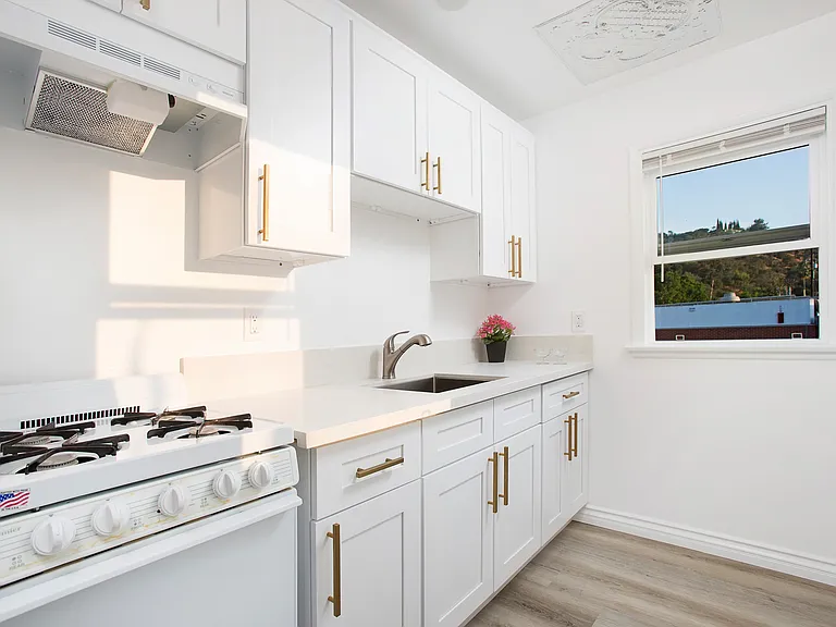 310 Pasadena Ave #19 — Photo 4