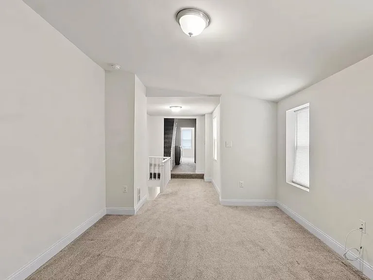 848 W Lombard St — Photo 12