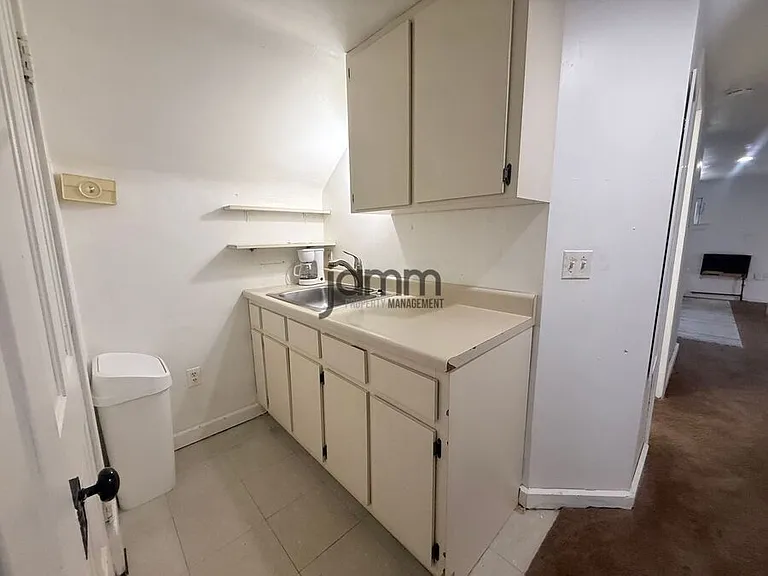 1695 Glenmont Loft — Photo 21