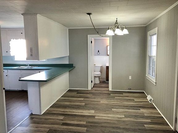 4th image of 303 Bowles Ave