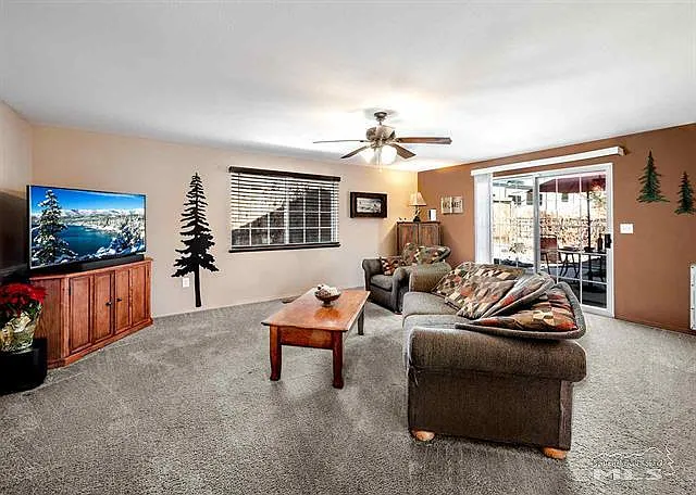 3 bed, 1760 sqft, $2,400 — Photo 2