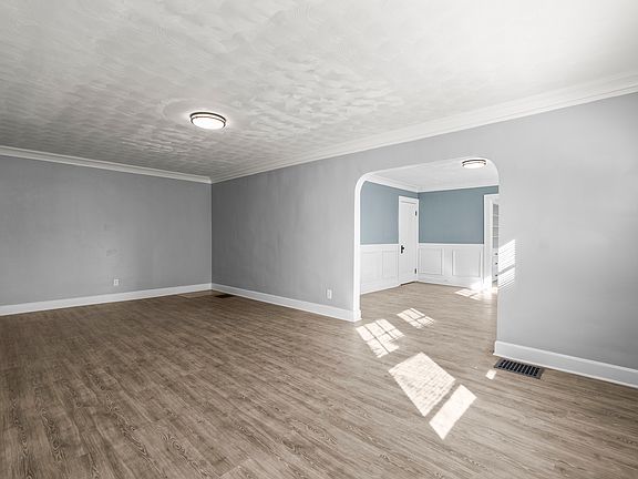 3rd image of 3239-3241 N College Ave #3239