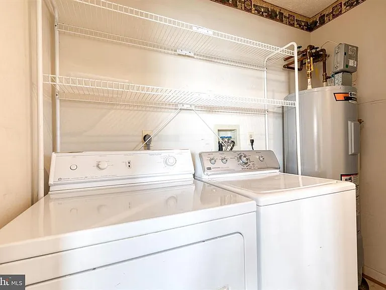 1577 Loring Ct — Photo 26