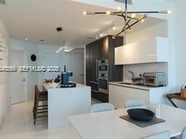 851 NE 1st Ave, Miami, FL