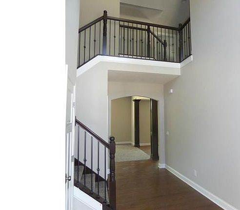 2nd image of 102 Evergreen Trl