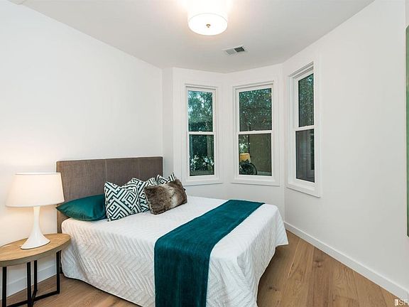 5th image of 33 Cortland Ave #33A