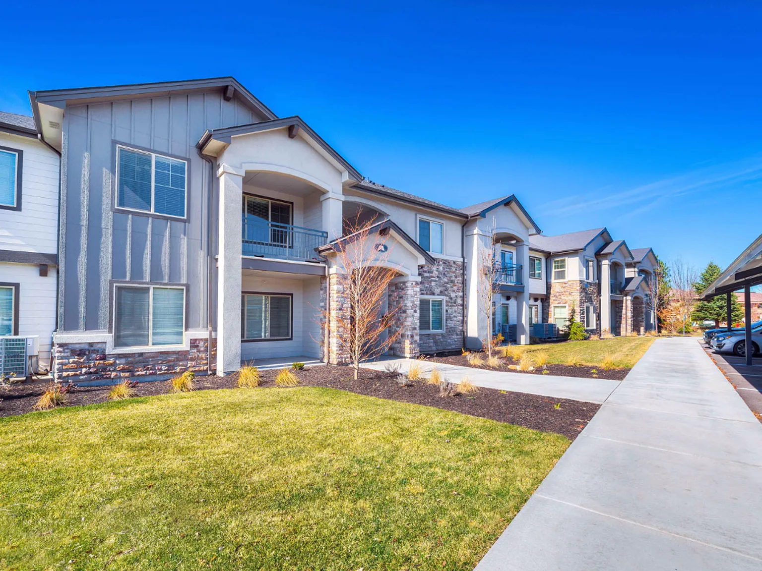 Eagle River Apartments — Photo 3
