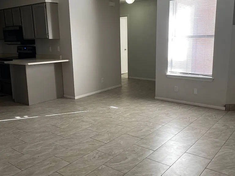 1005 Ivy Dr #398 — Photo 2