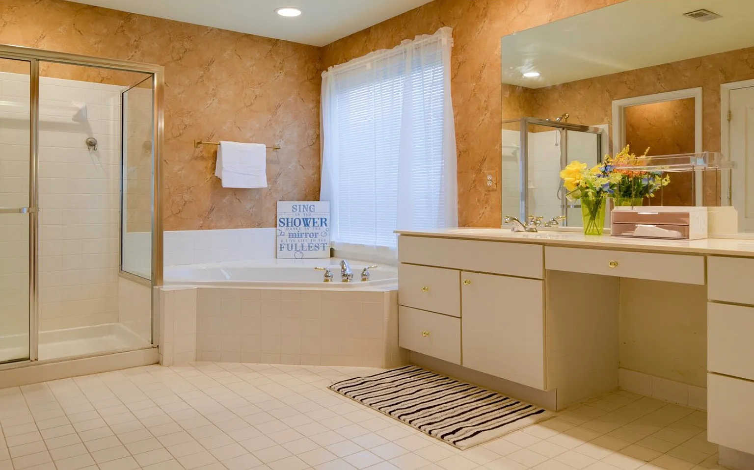 5 bed, 5047 sqft, $6,800 — Photo 4