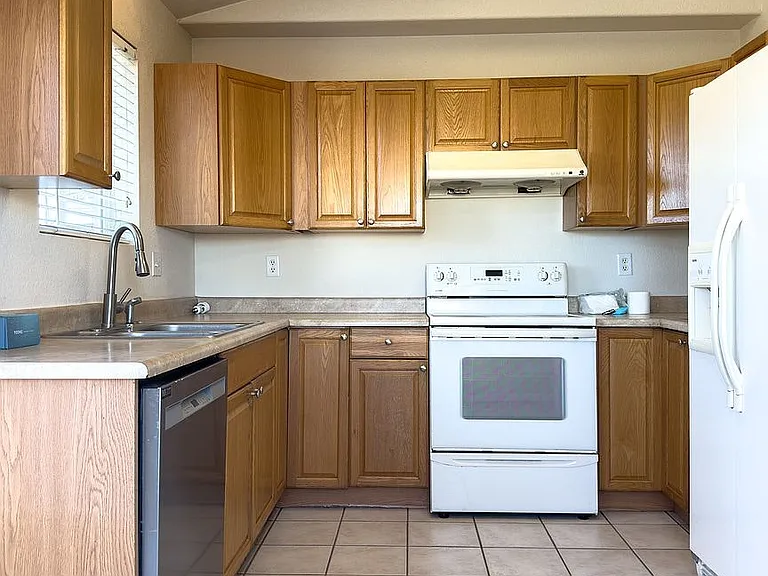 3033 W Custer Pl — Photo 4