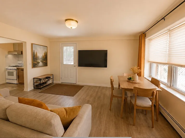 124-01 Hillside Ave #PENTHOUSE — Photo 1