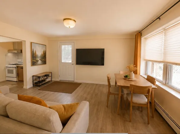 124-01 Hillside Avenue image 1 of 9