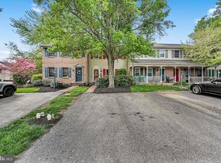 61 Brookfield Rd, Lititz, PA 17543
