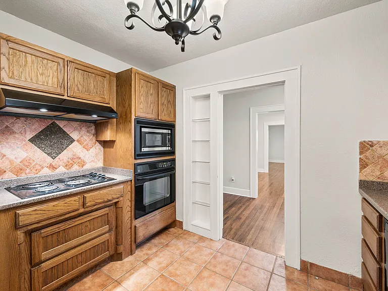 3812 Bunting Ave — Photo 11