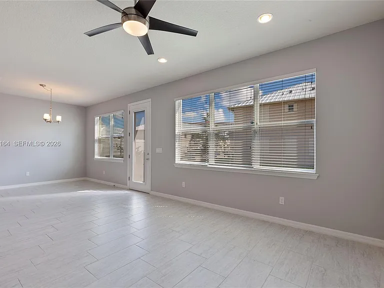 1101 Banyan Dr — Photo 5