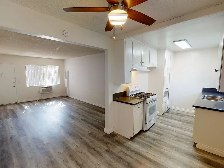 FUL - Fulton Ave Apartments — Photo 4