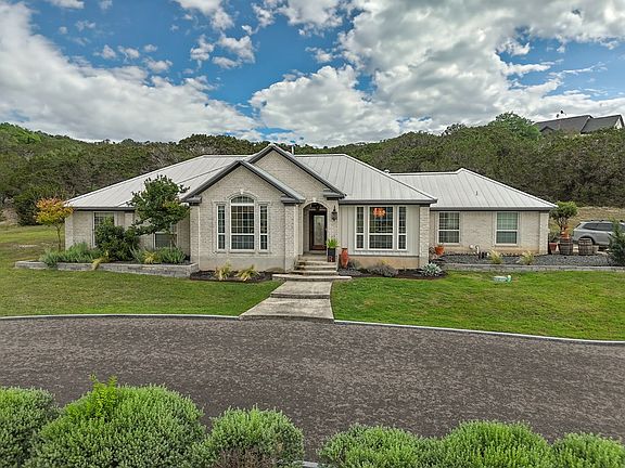 2nd image of 104 Fannin Dr