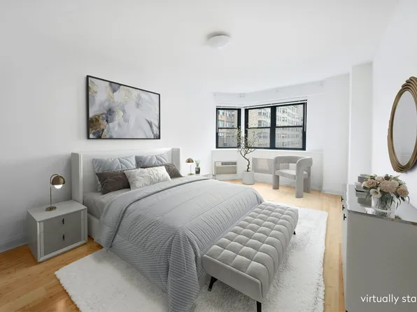 176 East 77th Street 8L image 3 of 6